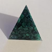 Pyramide malachite 2 